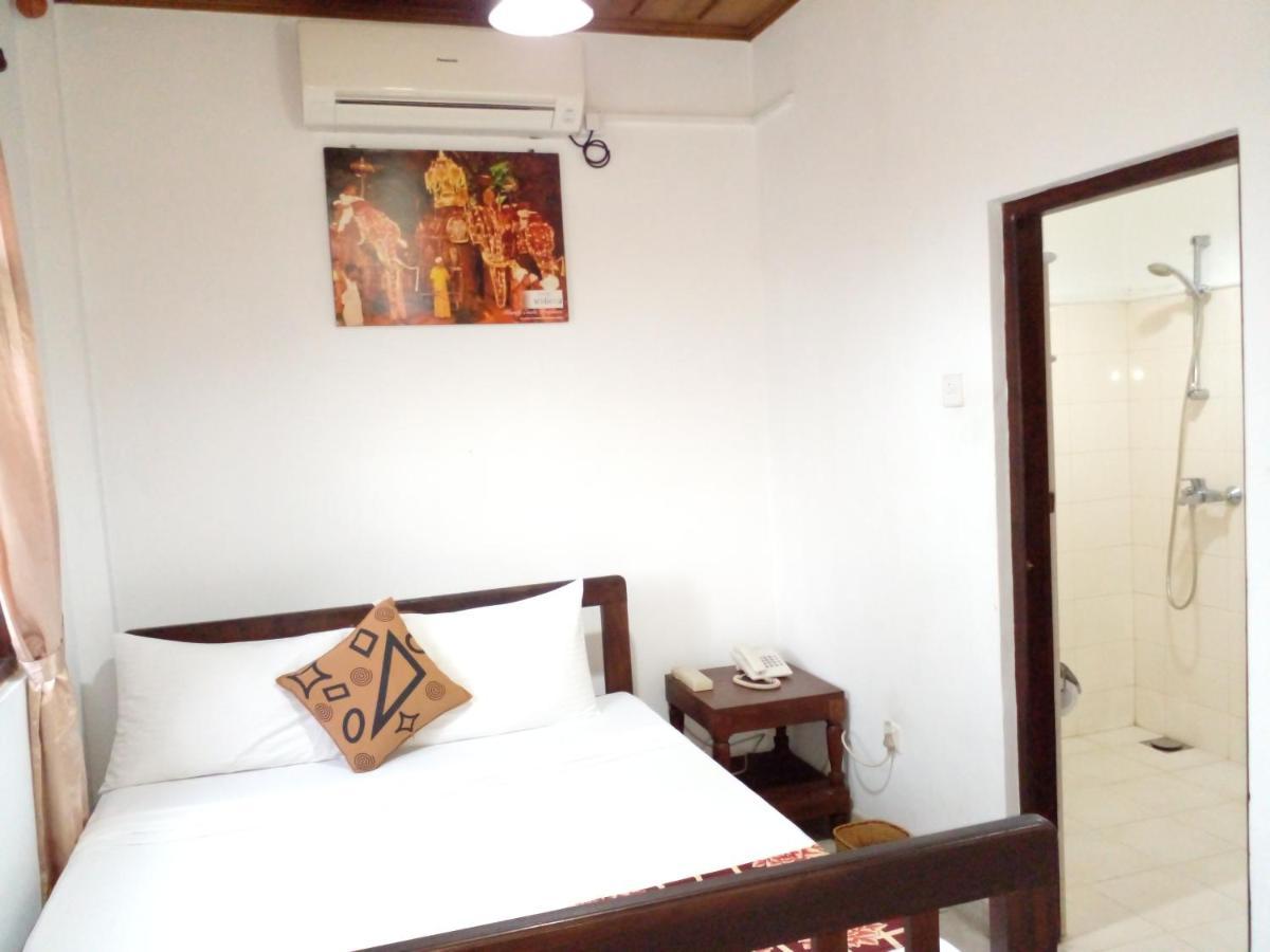 Muduna Walawwa Resort Kandy Exterior photo
