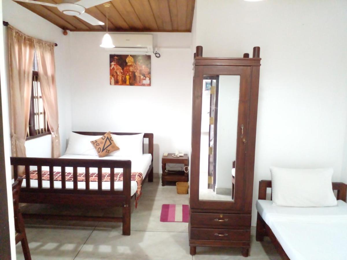 Muduna Walawwa Resort Kandy Exterior photo
