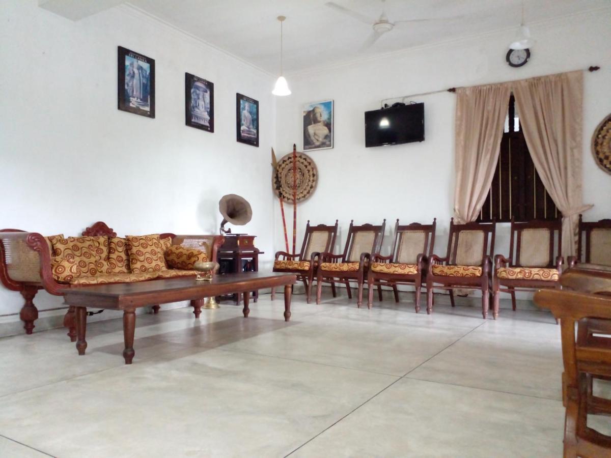 Muduna Walawwa Resort Kandy Exterior photo