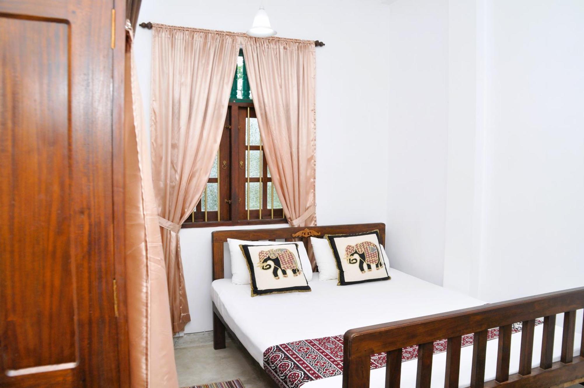 Muduna Walawwa Resort Kandy Exterior photo