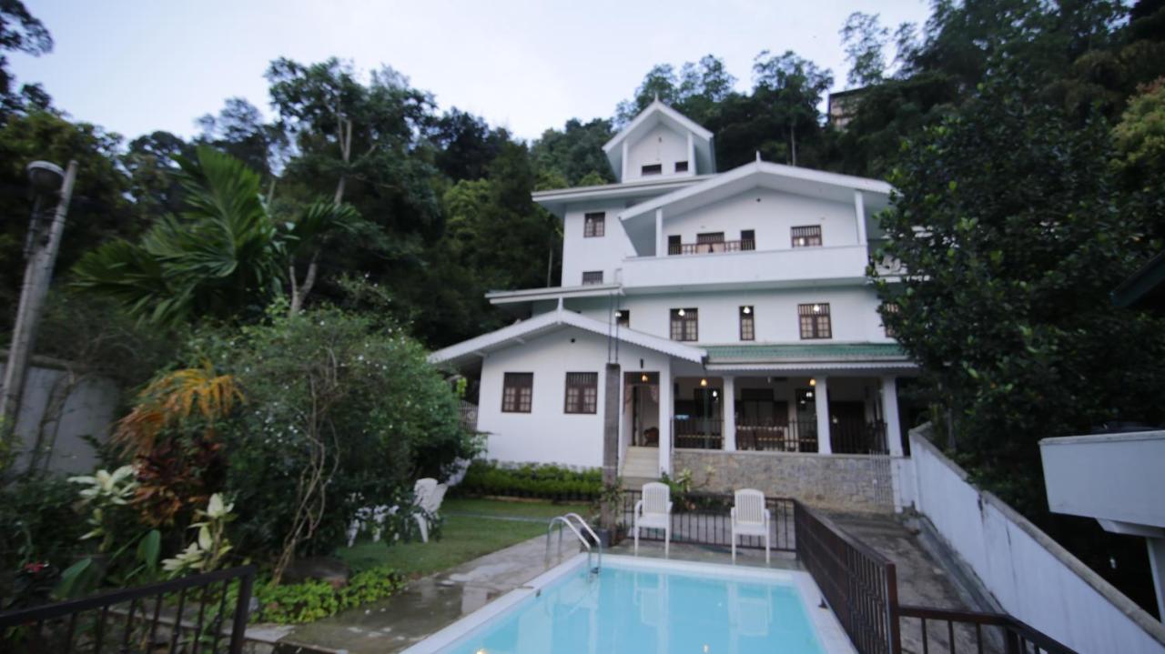 Muduna Walawwa Resort Kandy Exterior photo